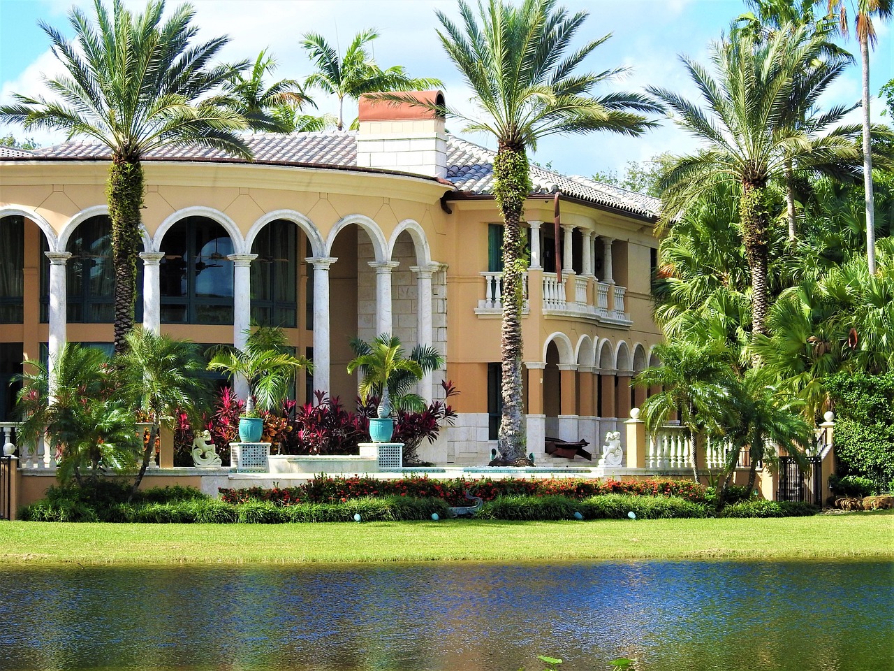 Luxury estate home with pristine exterior in Florida
